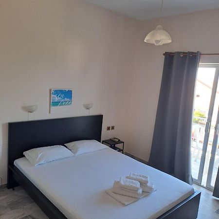 Golden Beach-Tsianis Apartments Néa Meságkala Exterior foto